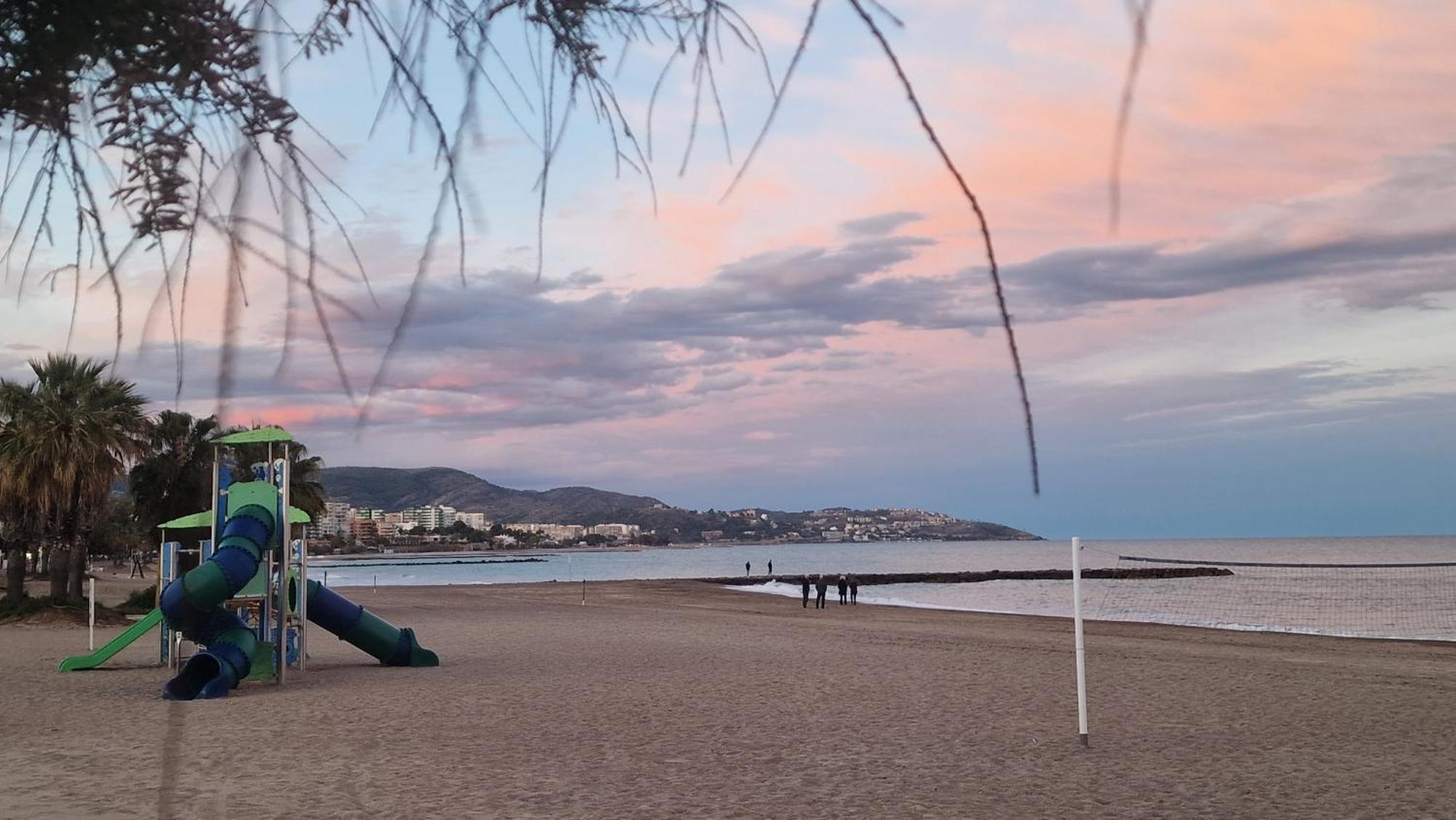 Apartamento De 1 Habitacion Frente Al Mar Y Con Piscina Leilighet Benicàssim Eksteriør bilde